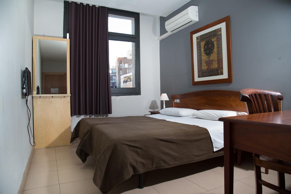 Hostal Lk Barcelona Exterior photo